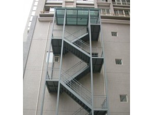 北京钢结构公司造价多少钱|北京福鑫腾达彩钢定制钢结构楼梯