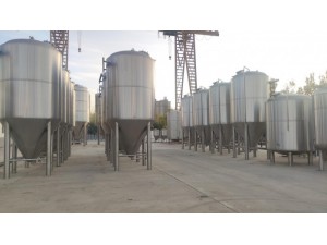 山东中德精酿啤酒设备6000L发酵设备